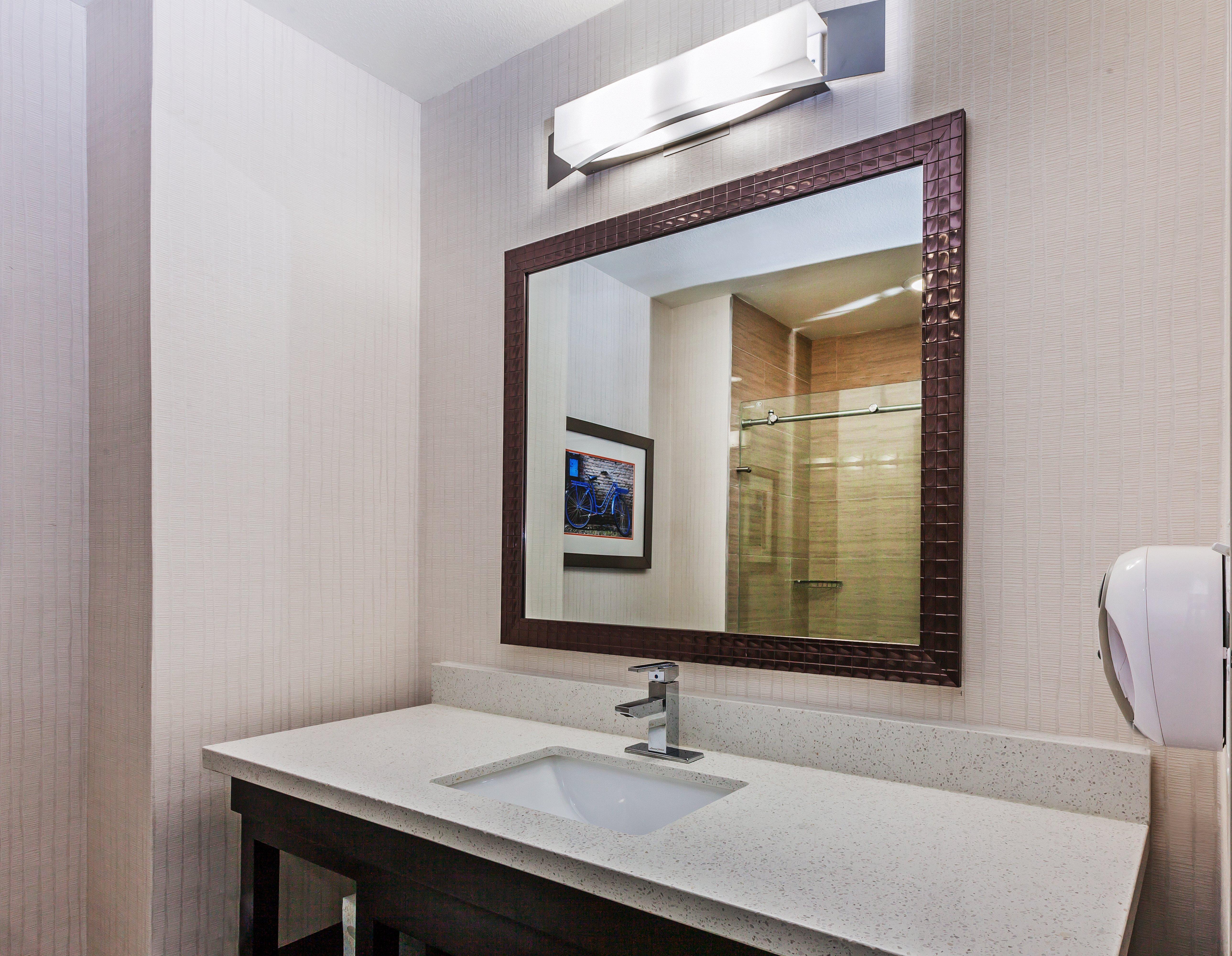 Holiday Inn Express & Suites Houston East By Ihg Exterior foto