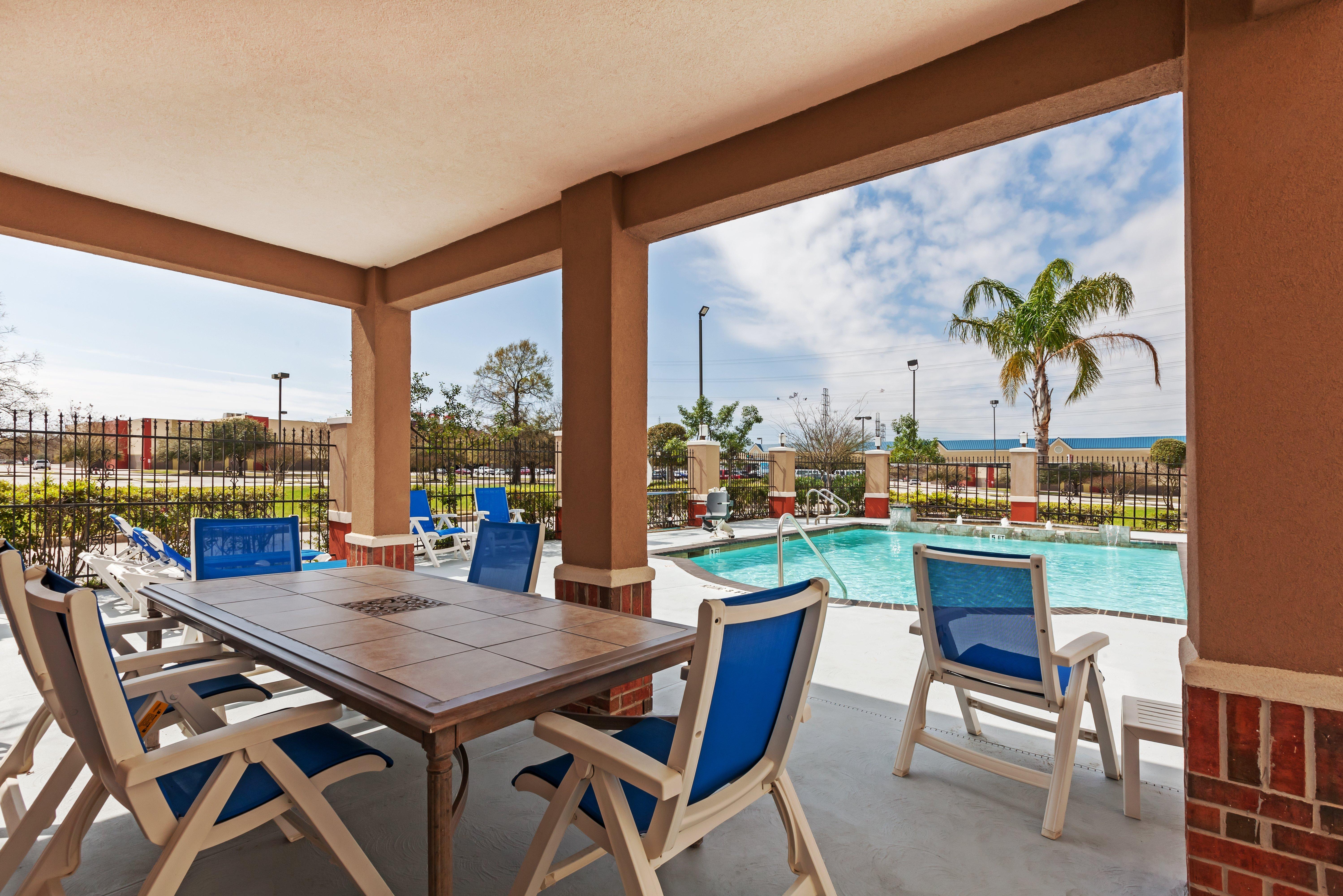 Holiday Inn Express & Suites Houston East By Ihg Exterior foto