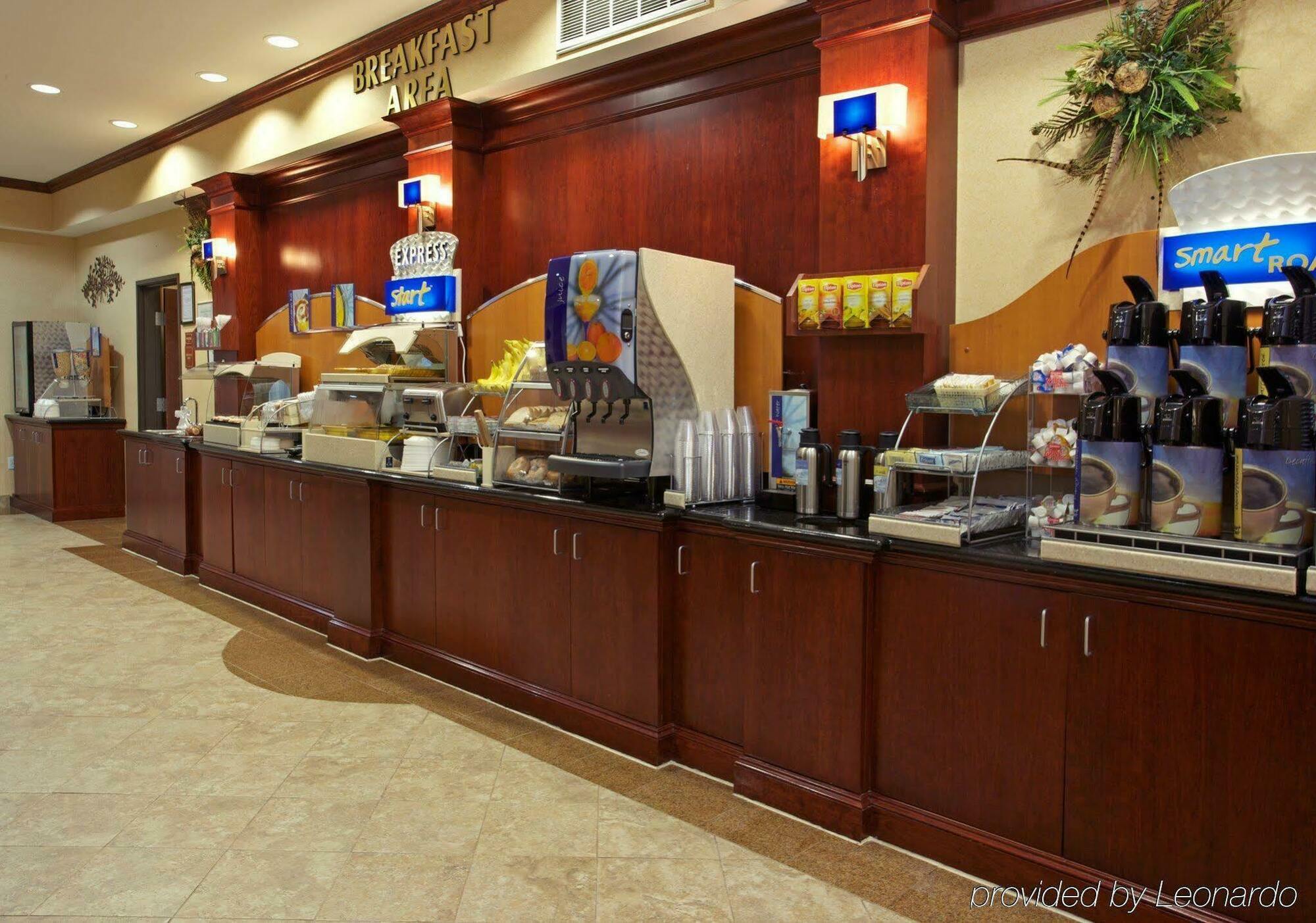 Holiday Inn Express & Suites Houston East By Ihg Restaurante foto